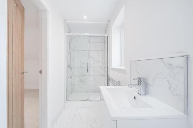 3 bed Detached to rent Image 9