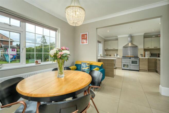 4 bed Semi-Detached for sale Image 5