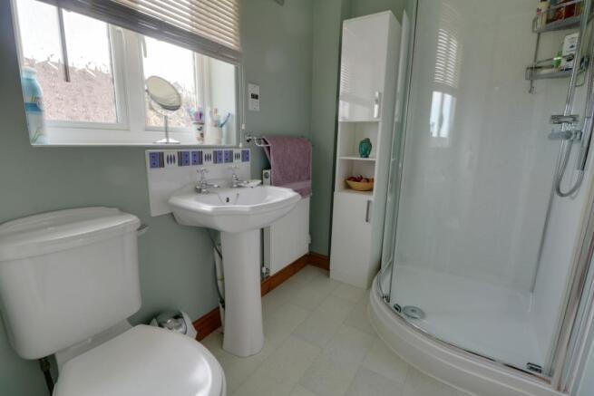 en-suite shower room