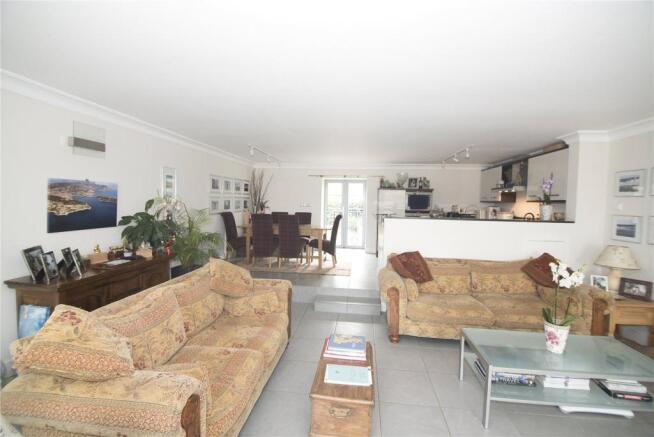 Kitchen/Living Area