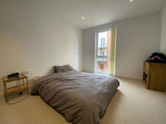 1 bed Apartment to rent Image 4