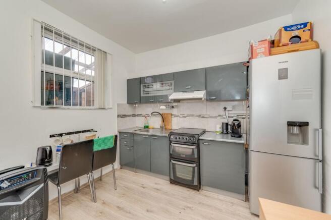 KITCHEN, DINER AND LOUNGE