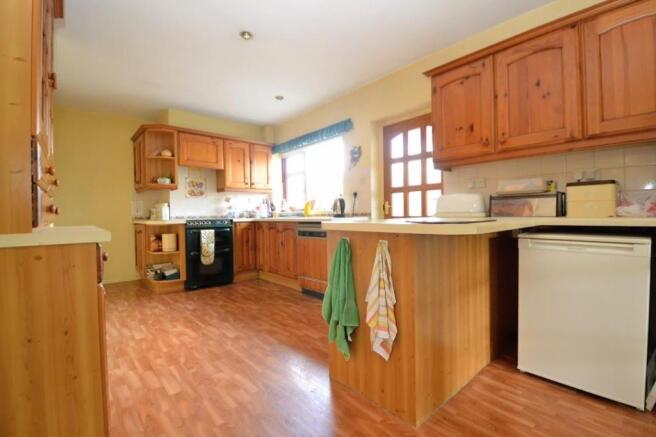 kitchen 2.JPG