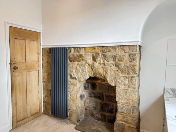 2 bed End of Terrace to rent Image 6