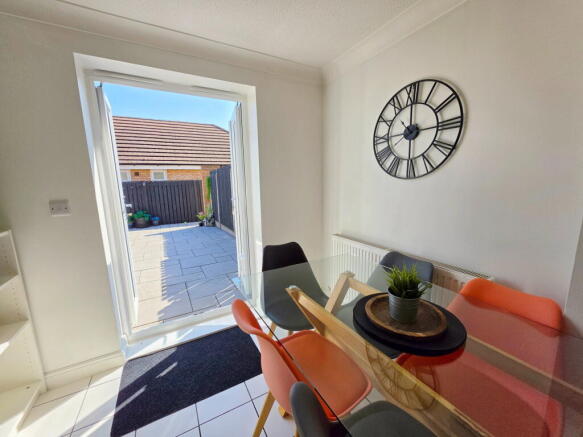 3 bed Town House for sale Image 7