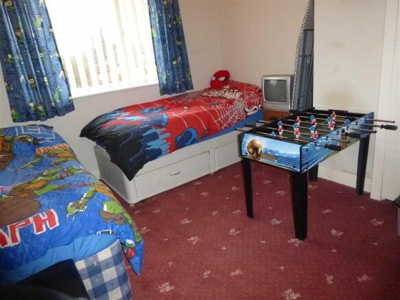 BEDROOM 2