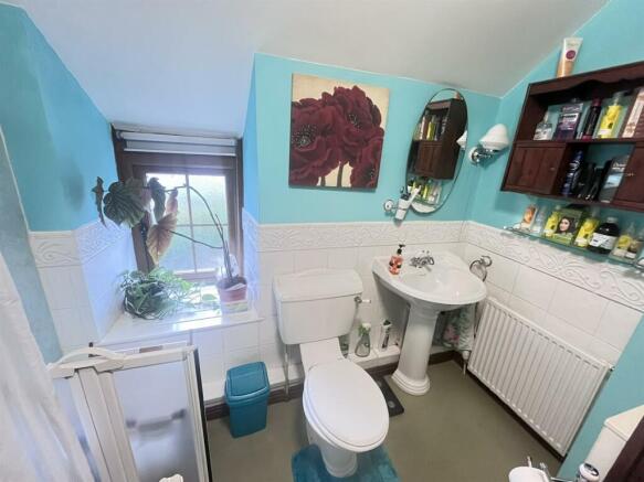 SHOWER ROOM