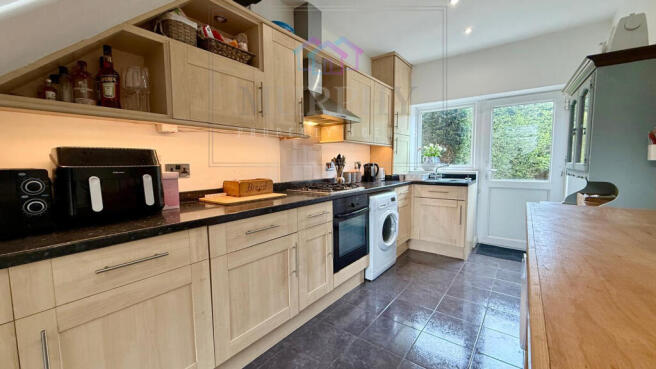 2 bed Terraced for sale Image 5