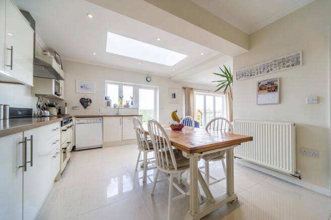 Kitchen/dining