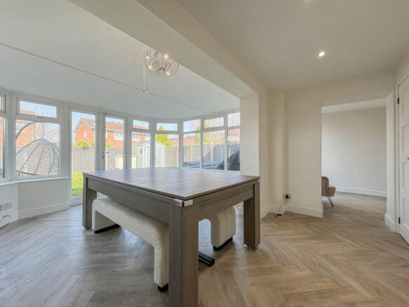 DINING ROOM/CONSERVATORY