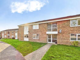 22, Gardeners Close, Horsham RH12 3RJ