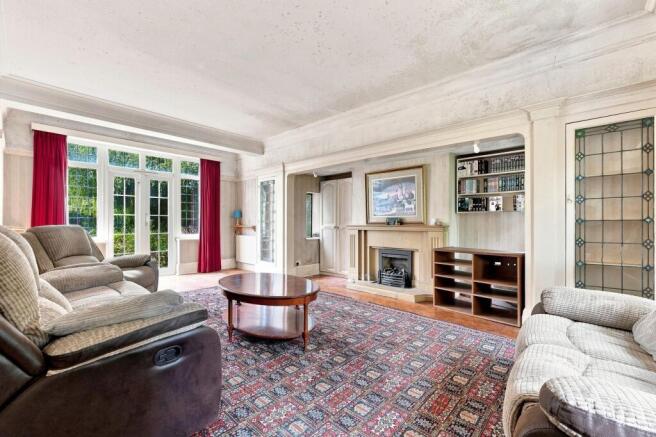 6 bed Detached for sale Image 7