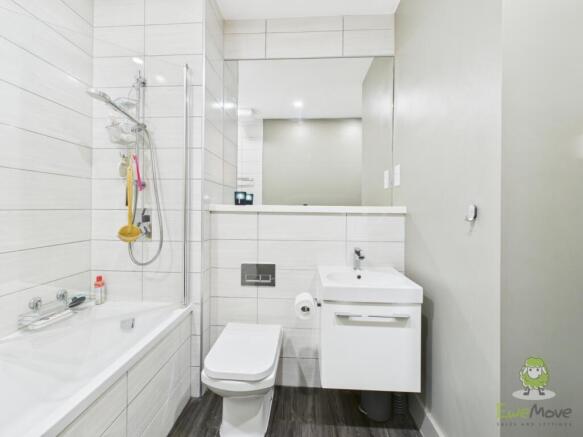 2 bed Apartment for sale Image 12
