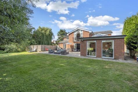 Lion Yard, The Street, Monks Eleigh