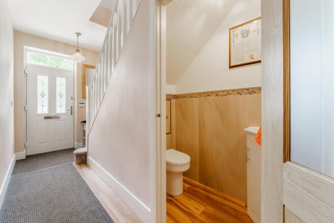 5 bed Detached for sale Image 12