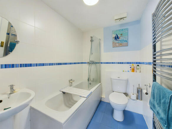 Photo 11