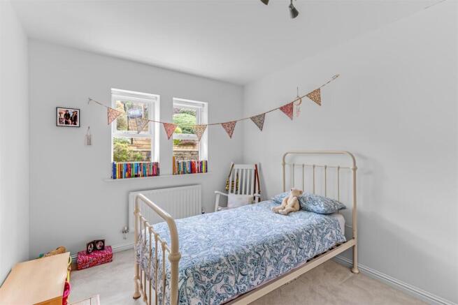 2 bed Apartment for sale Image 7