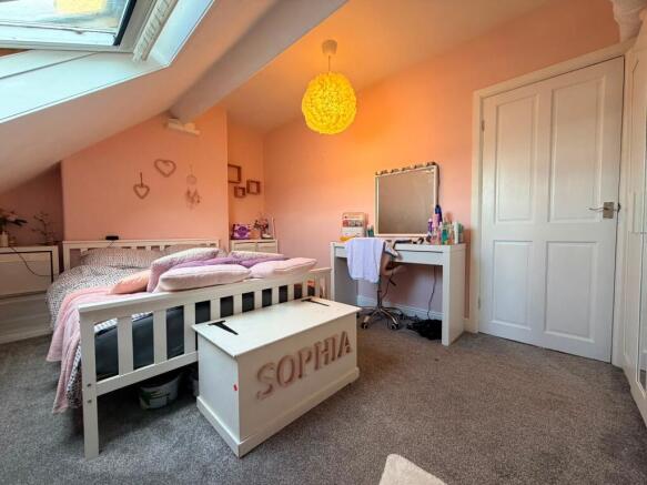 4 bed Terraced for sale Image 10