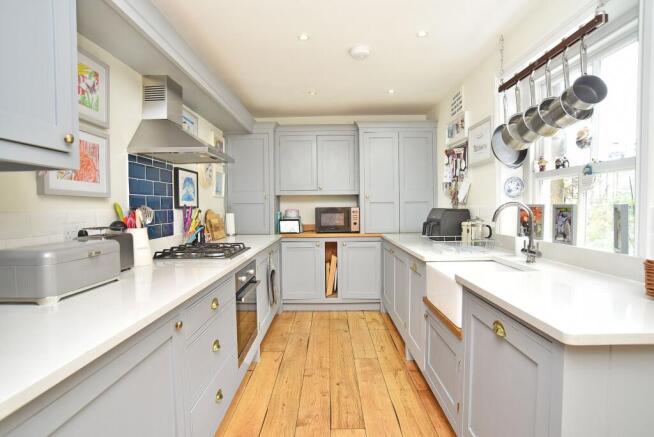 4 bed Terraced for sale Image 5