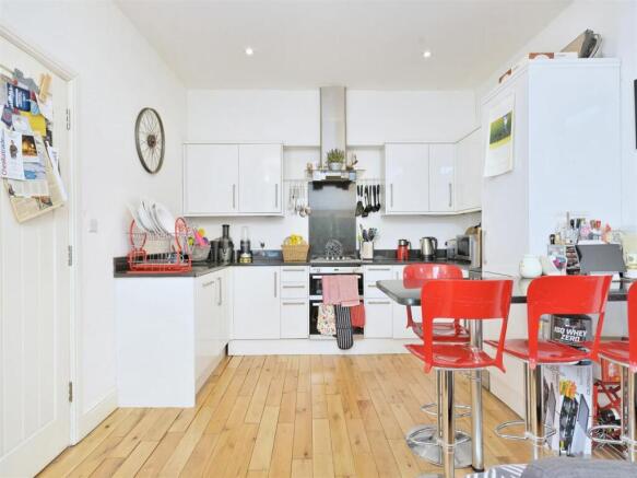 Kitchen/Dining Area
