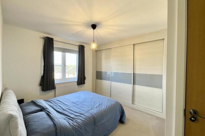 2 bed Flat for sale Image 6
