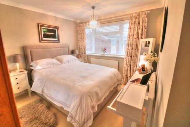 MasterBed 1