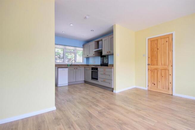 2 bed Semi-Detached Bungalow for sale Image 12