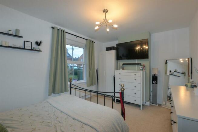 Bedroom1 3.jpg