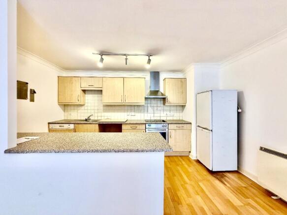 2 bed Apartment to rent Image 7