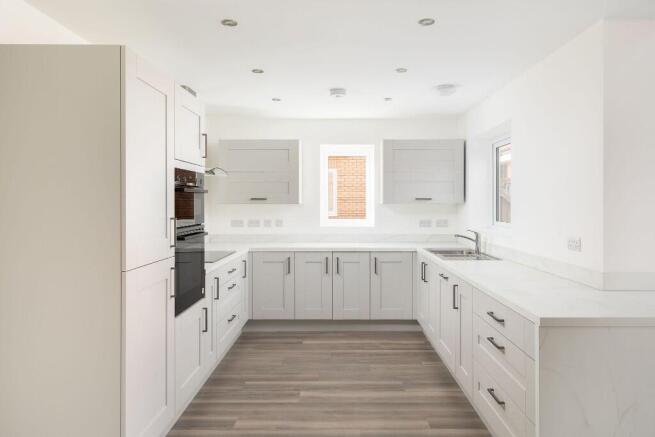 5 bed Detached for sale Image 7