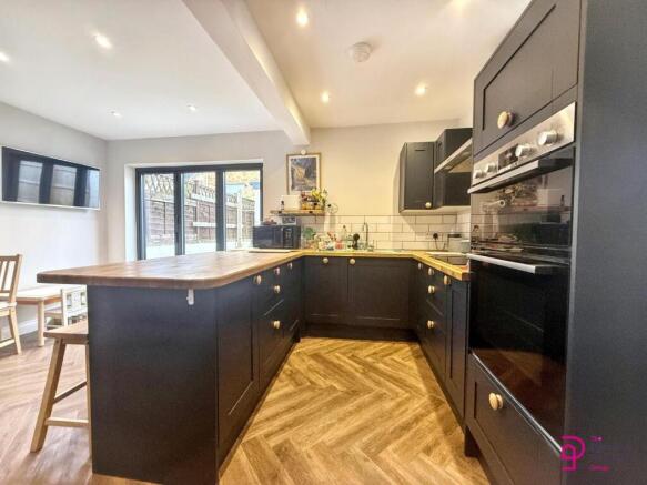 3 bed Semi-Detached to rent Image 6