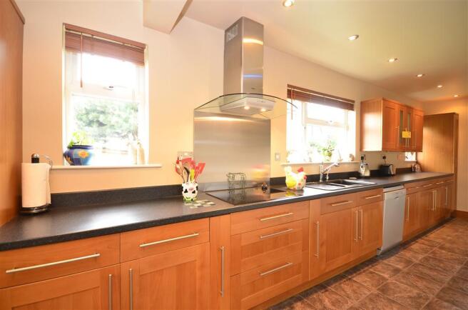 Kitchen/Breakfast Room