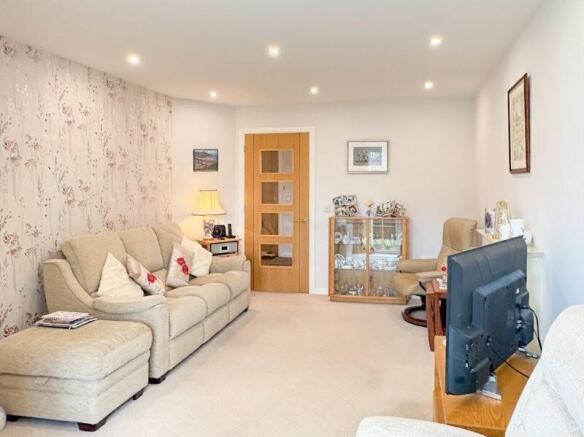 2 bed Apartment for sale Image 6