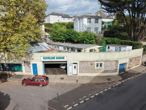 2-bed detached on Cleveland Road, Torquay, £200,000