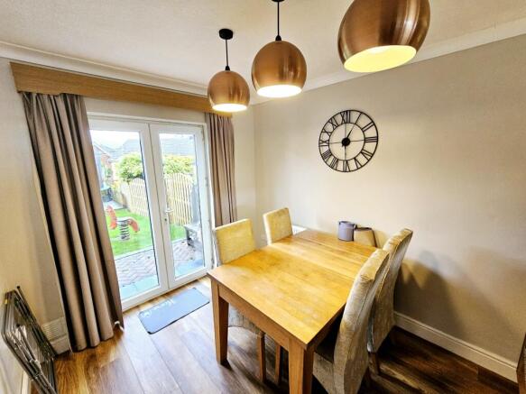 3 bed Semi-Detached for sale Image 4