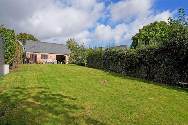 Garden & Outbuilding 