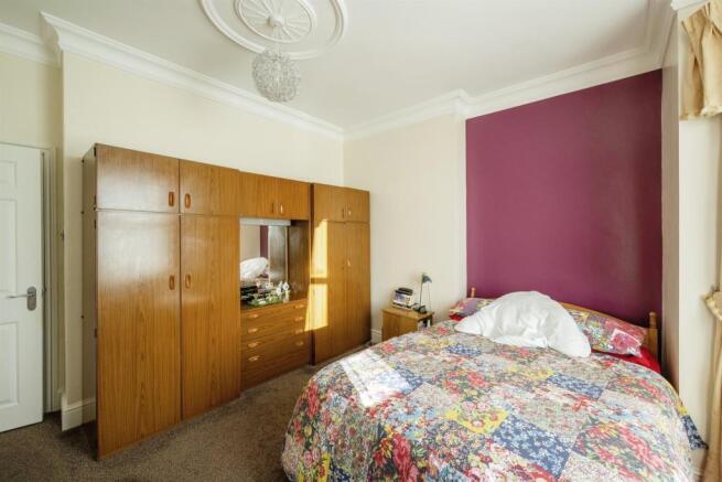 2 bed Flat for sale Image 10
