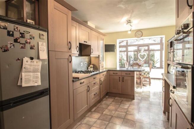 KITCHEN/BREAKFAST RO