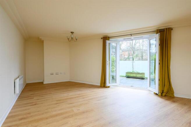 2 bed Apartment for sale Image 8