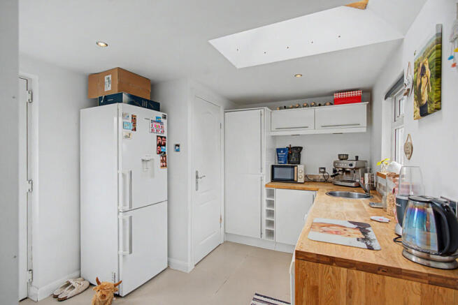 2 bed Semi-Detached for sale Image 8