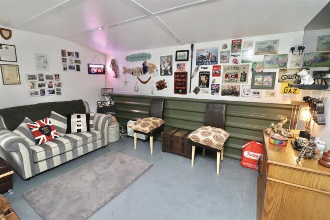 3 bed Semi-Detached for sale Image 7