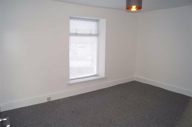 BEDROOM 1 (FRONT)