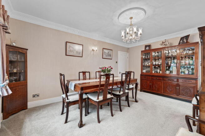 4 bed Detached for sale Image 6