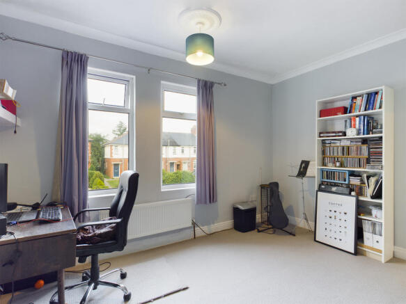 FRONT BEDROOM