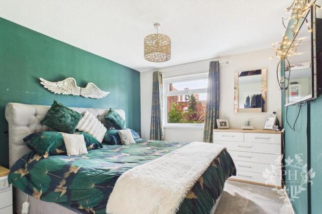 2 bed Flat for sale Image 6