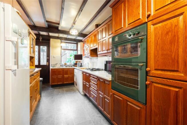 5 bed Detached for sale Image 11