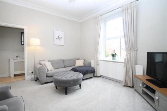 sitting room 2.JPG