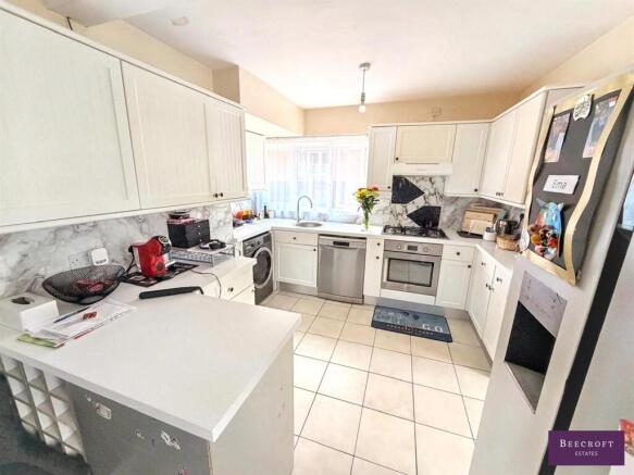 2 bed Semi-Detached for sale Image 5