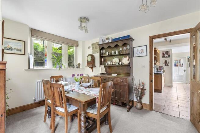 4 bed Detached for sale Image 10