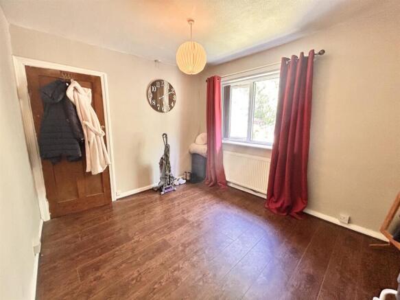 3 bed Terraced for sale Image 10